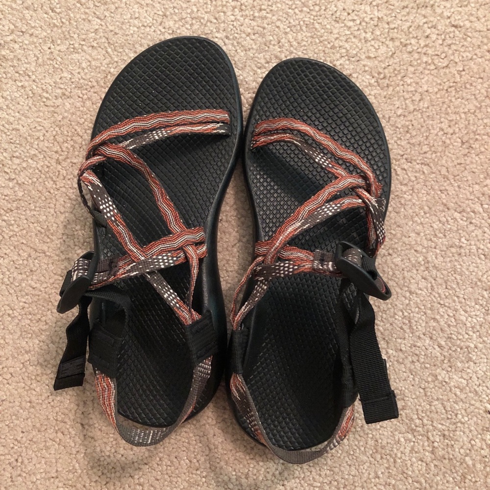 chacos two strap